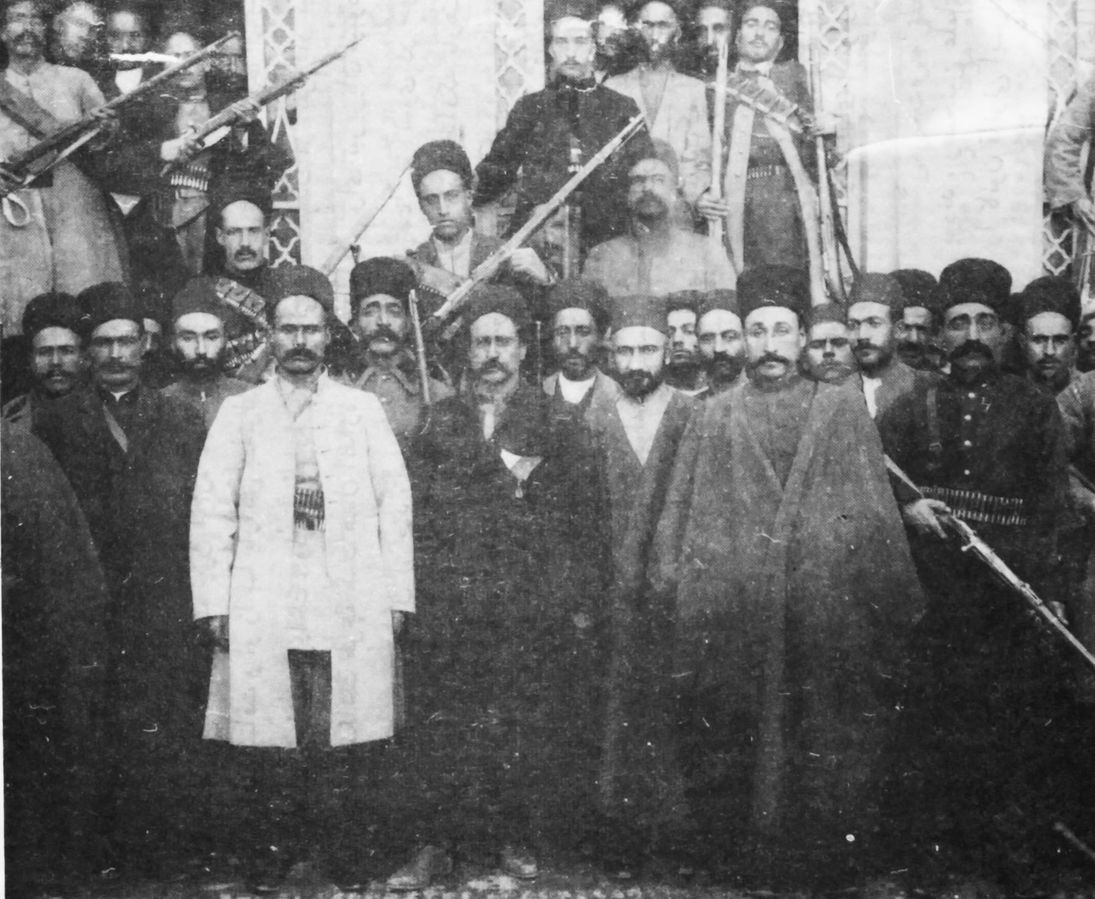 ستارخان و باقرخان در میان مجاهدان تبریز